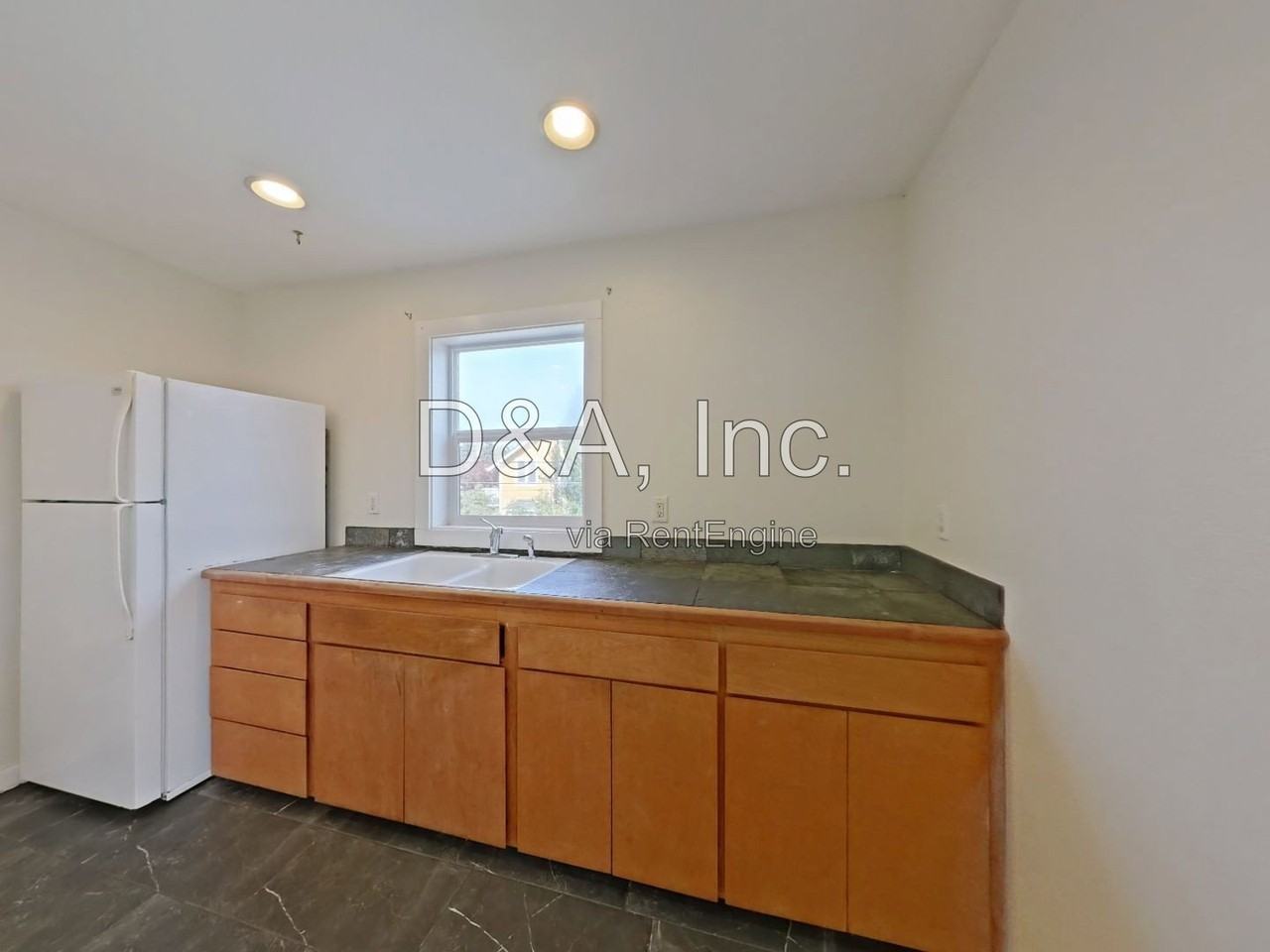 1358 Nw Polk Ave - Photo 6 of 13