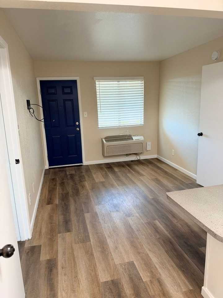 1410 S Country Club Dr. - Photo 4 of 50