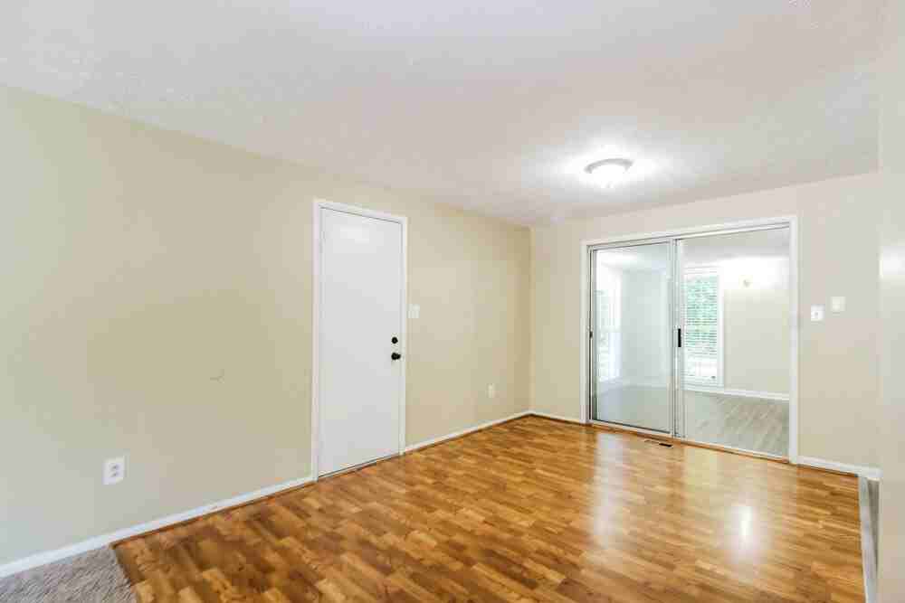 323 Engle Dr - Photo 6 of 25