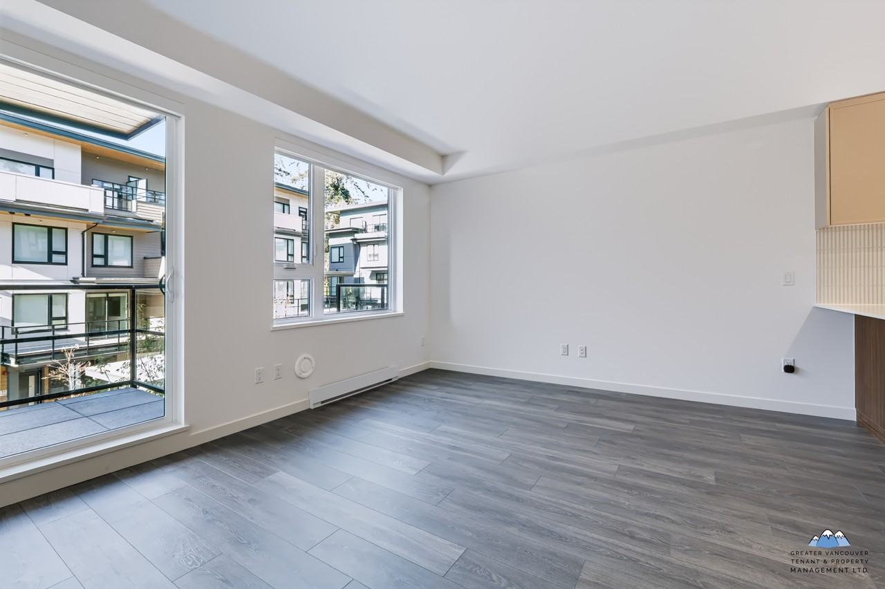 954 Lytton St - Photo 2 of 25