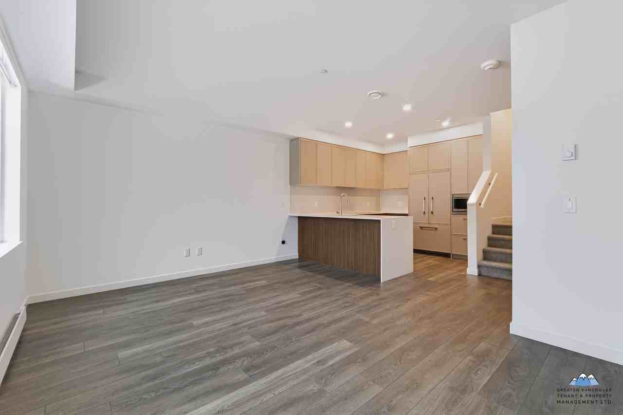 954 Lytton St - Photo 4 of 25
