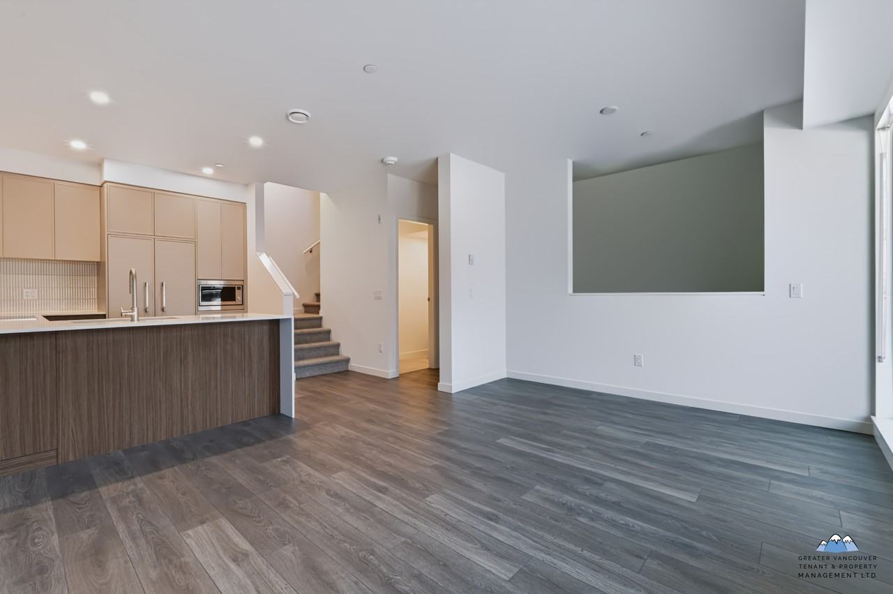 954 Lytton St - Photo 5 of 25