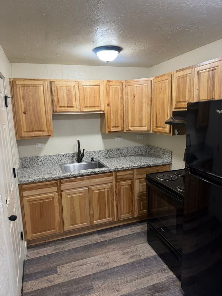 152 E Milton St #6 - Photo 3 of 22
