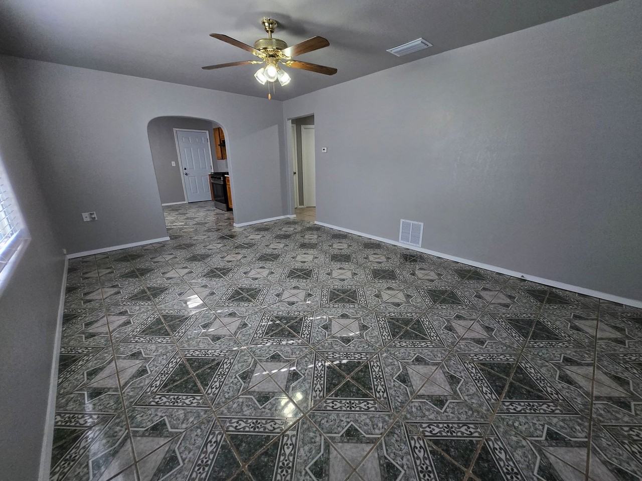 512 S Cottonwood Dr - Photo 6 of 14