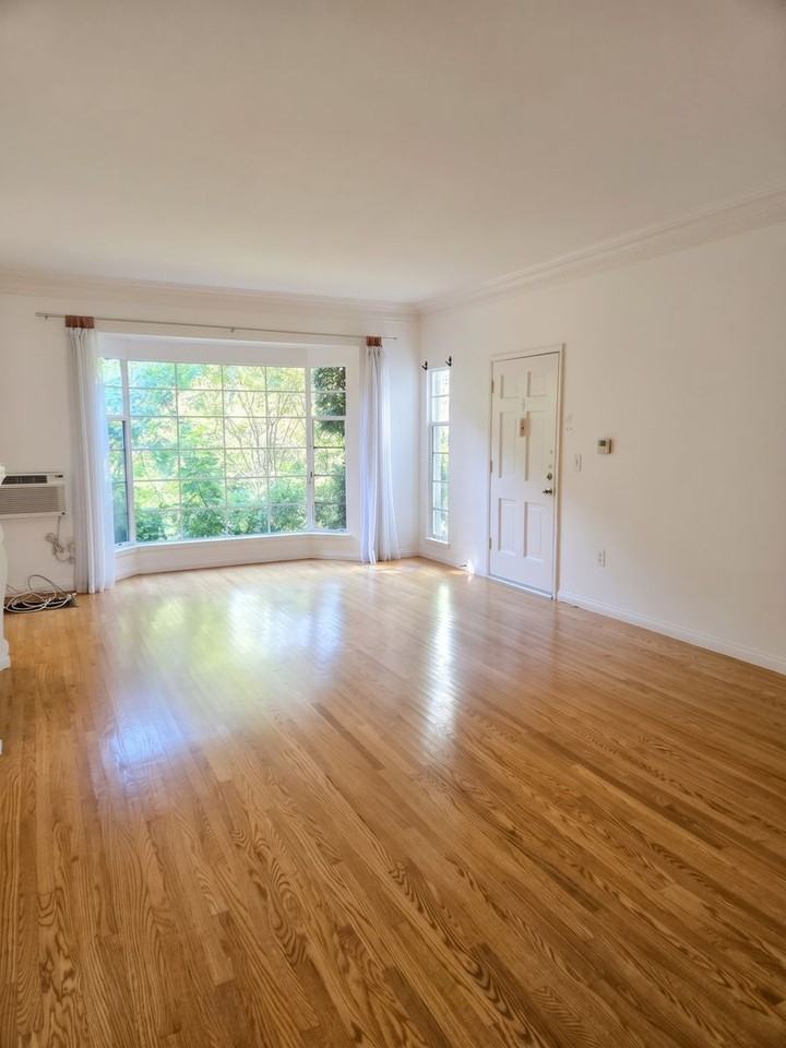 1445 N Hayworth Ave #A - Photo 3 of 8