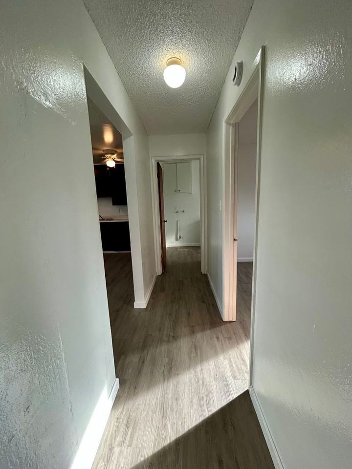 2421 Mariposa Ave - Photo 7 of 15