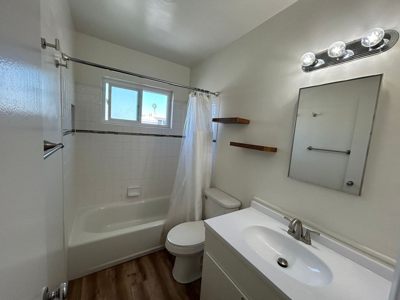 828 Tait St #F - Photo 7 of 10