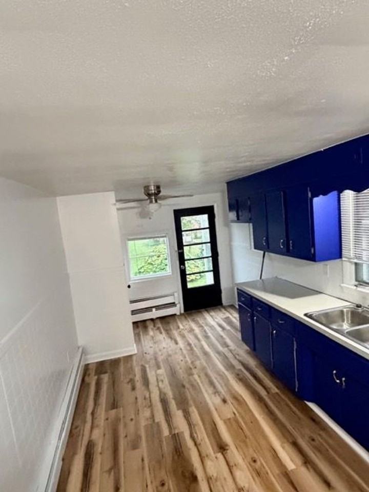 59 E Franklin St - Photo 3 of 20