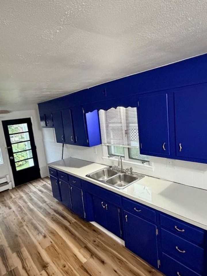 59 E Franklin St - Photo 4 of 20