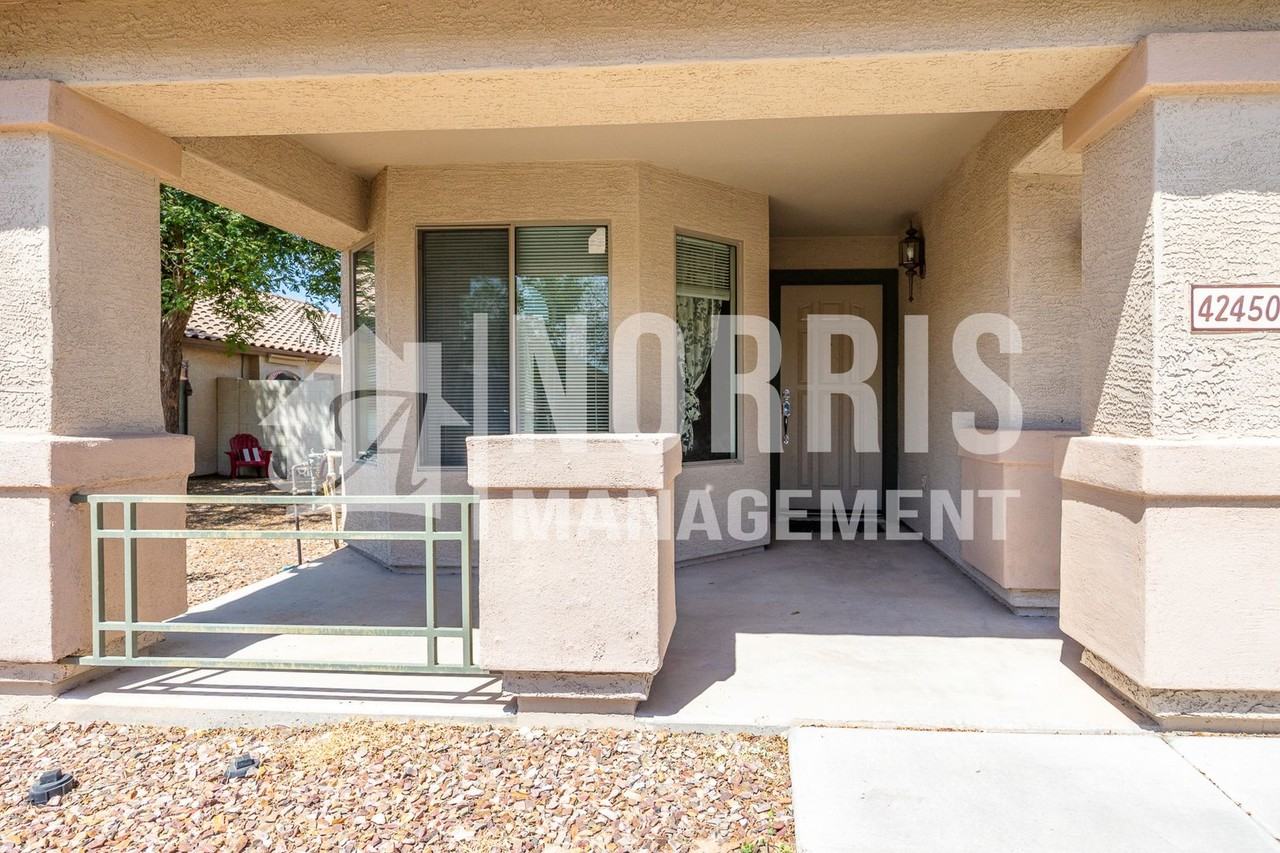 42450 W Hall Dr - Photo 4 of 40