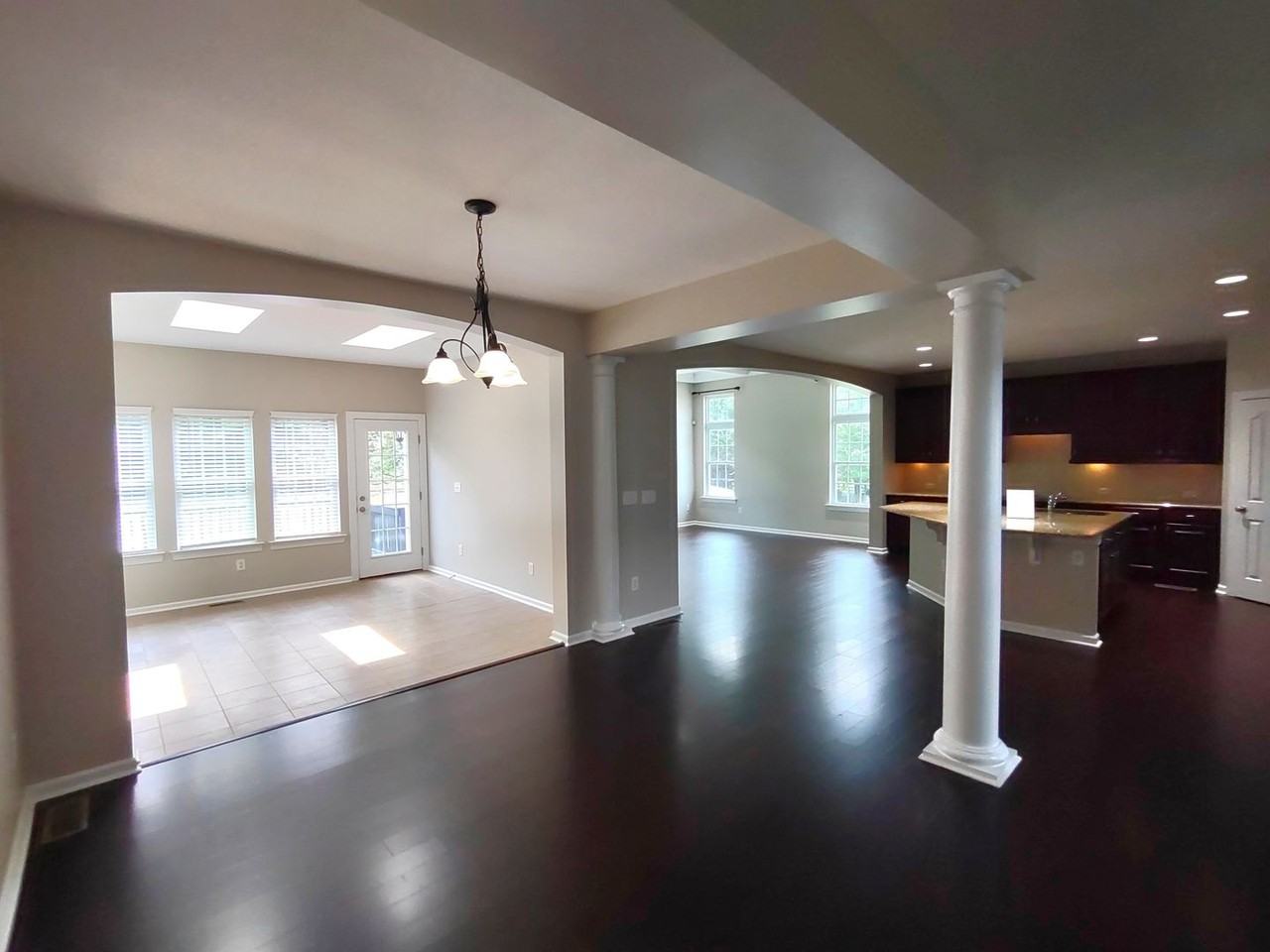 10114 Whiteburn Ct - Photo 6 of 29