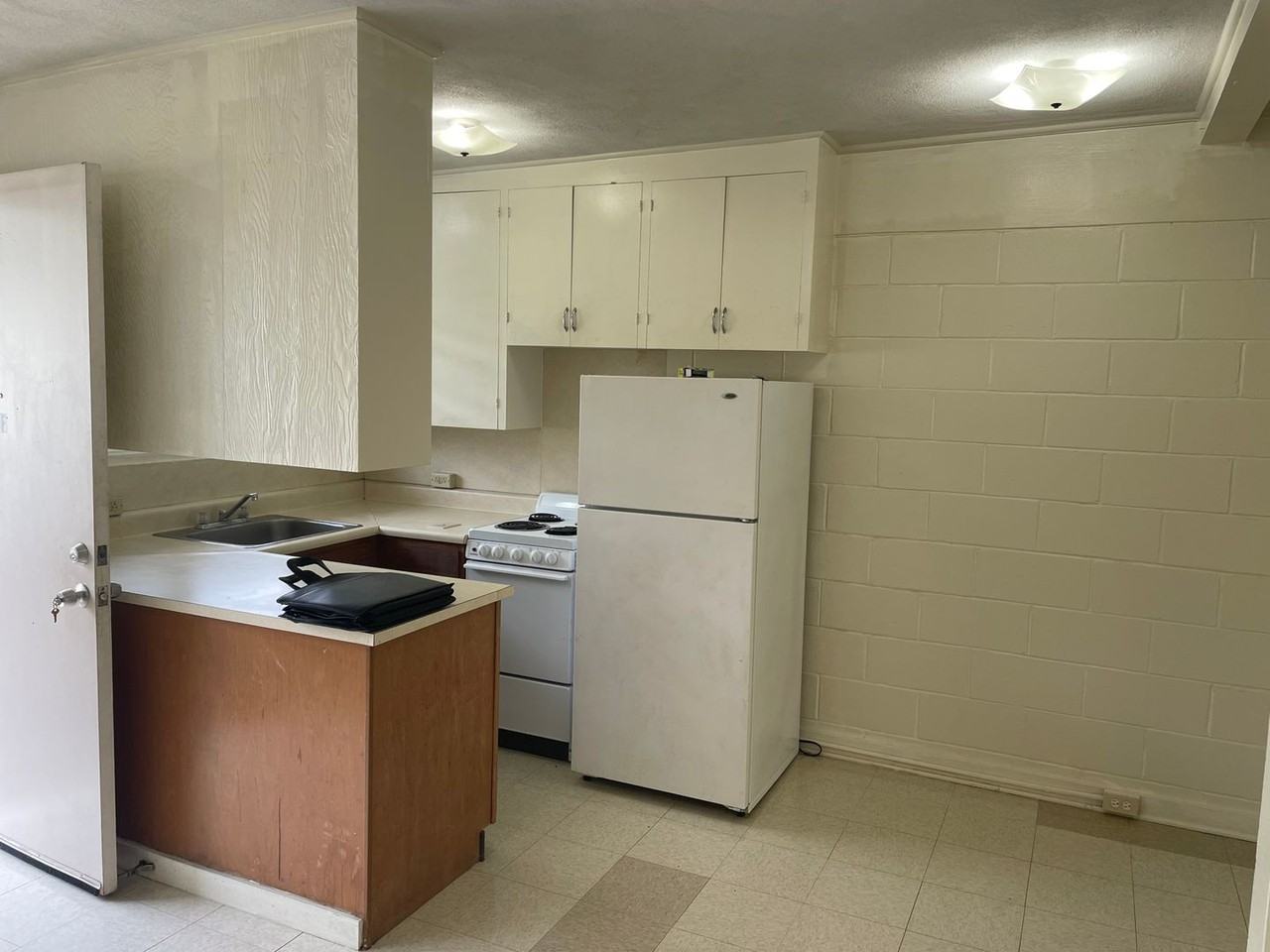 1249 Matlock Ave #F - Photo 3 of 5