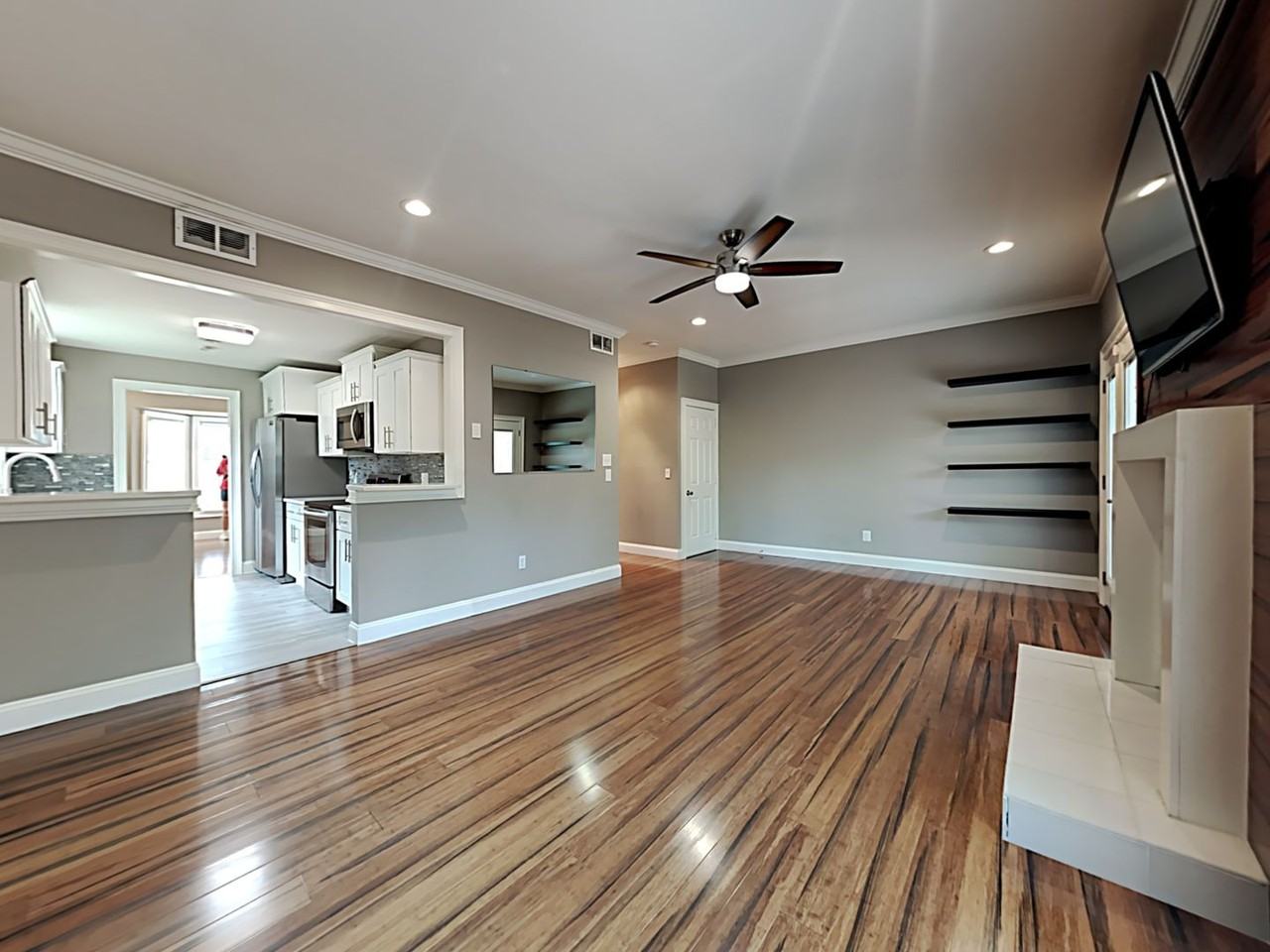 840 Woodcraft Dr - Photo 5 of 32