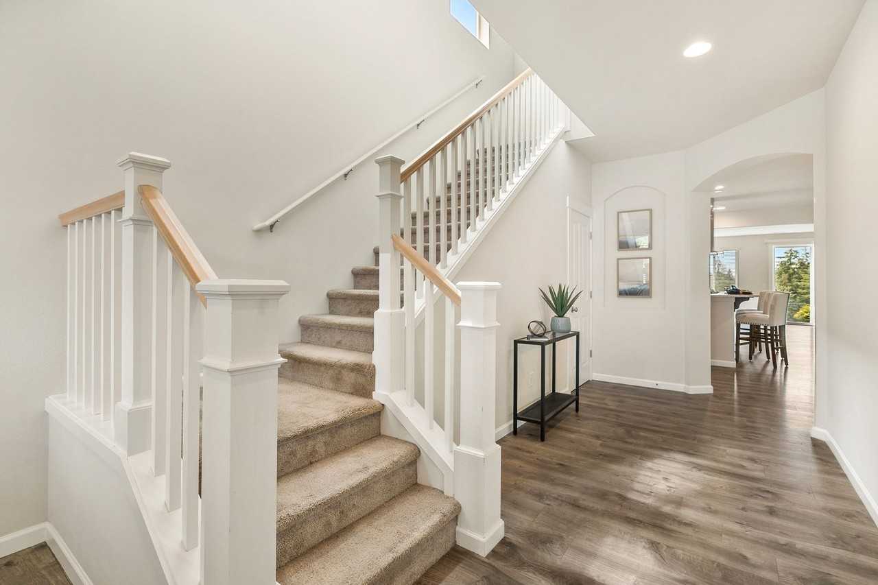 2819 Saga Ct Ne - Photo 3 of 28