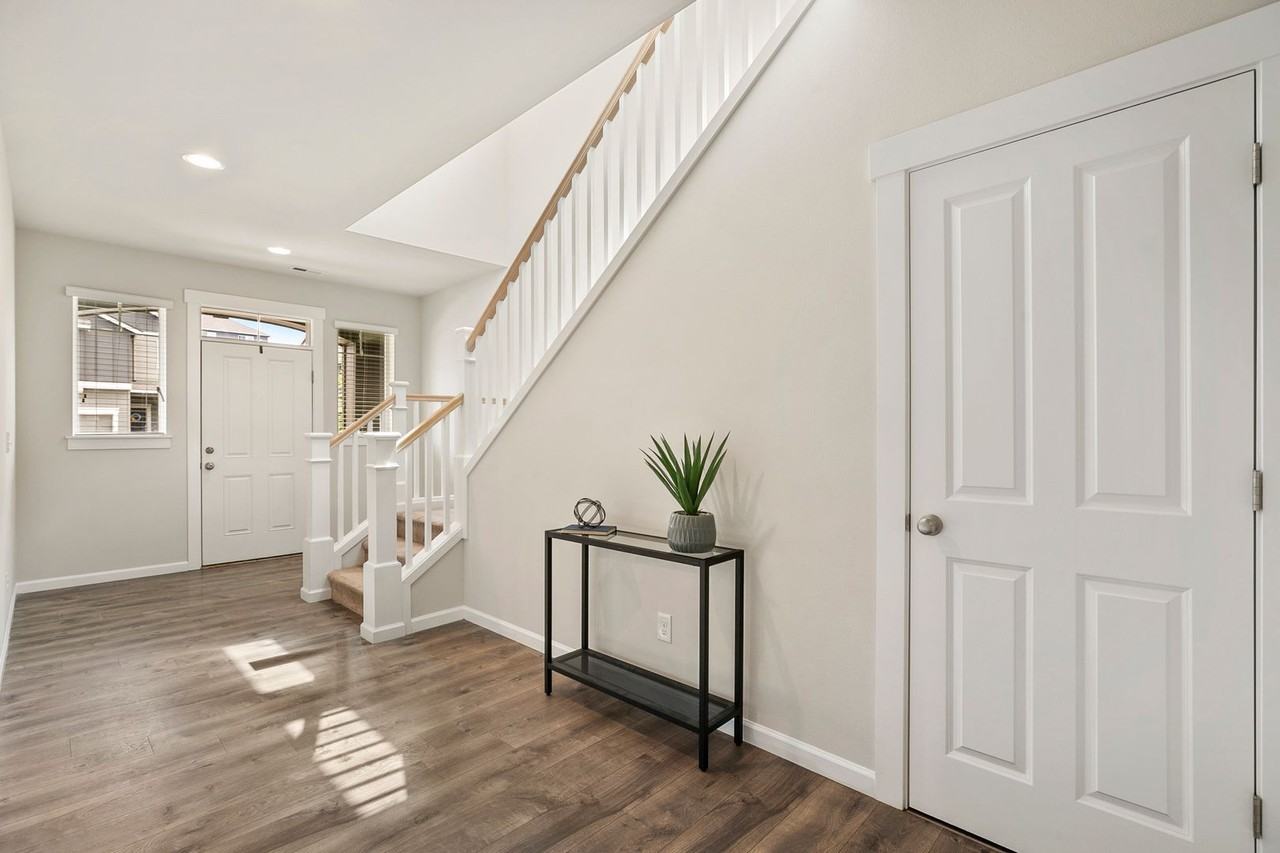 2819 Saga Ct Ne - Photo 4 of 28