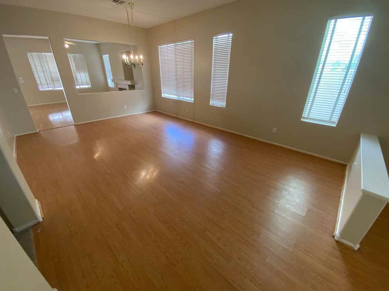 701 Lexington Cross Dr - Photo 3 of 17