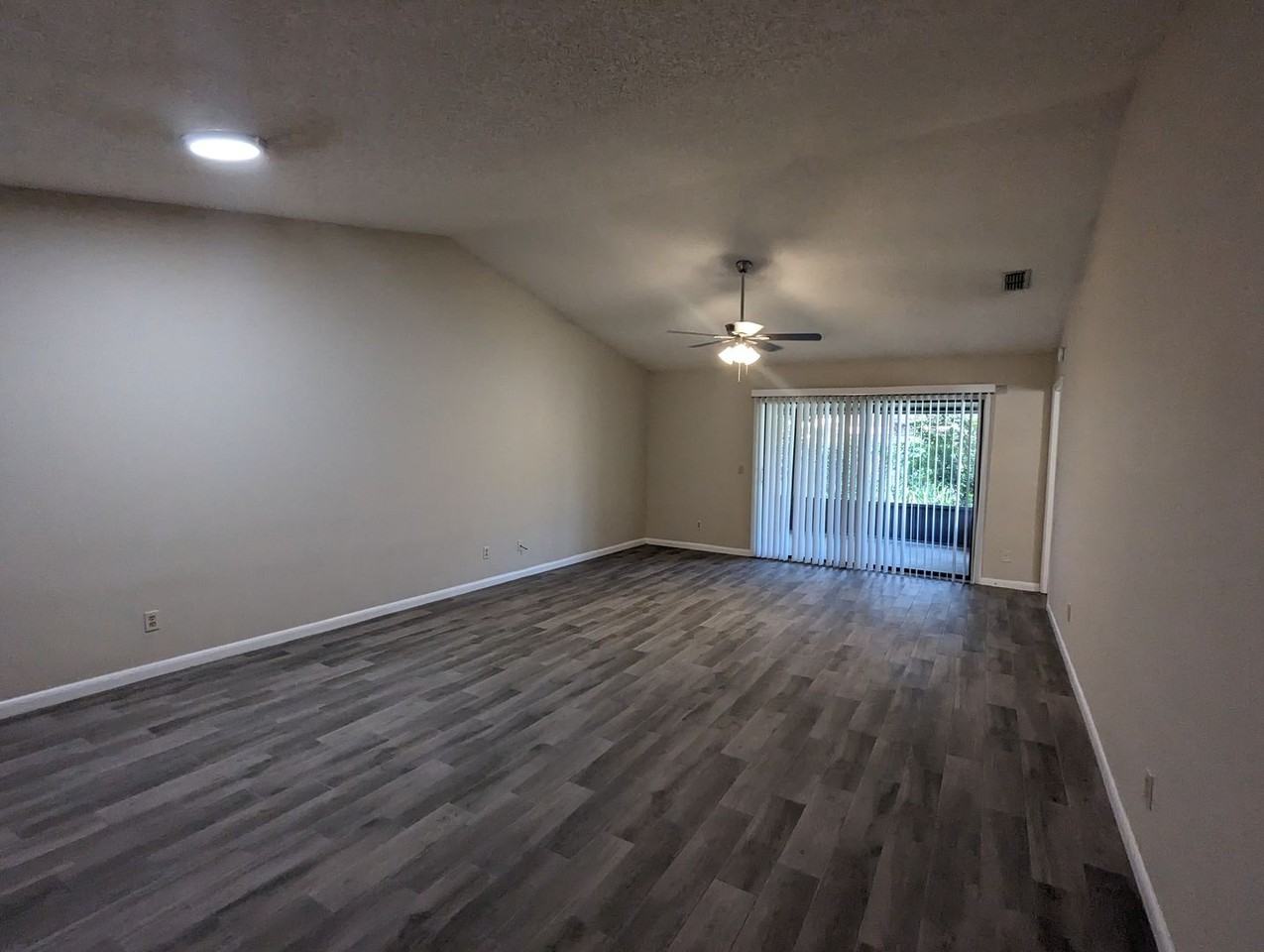 5563 Greatpine Ln S - Photo 2 of 5