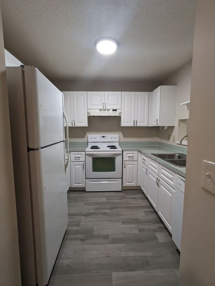 5563 Greatpine Ln S - Photo 3 of 5