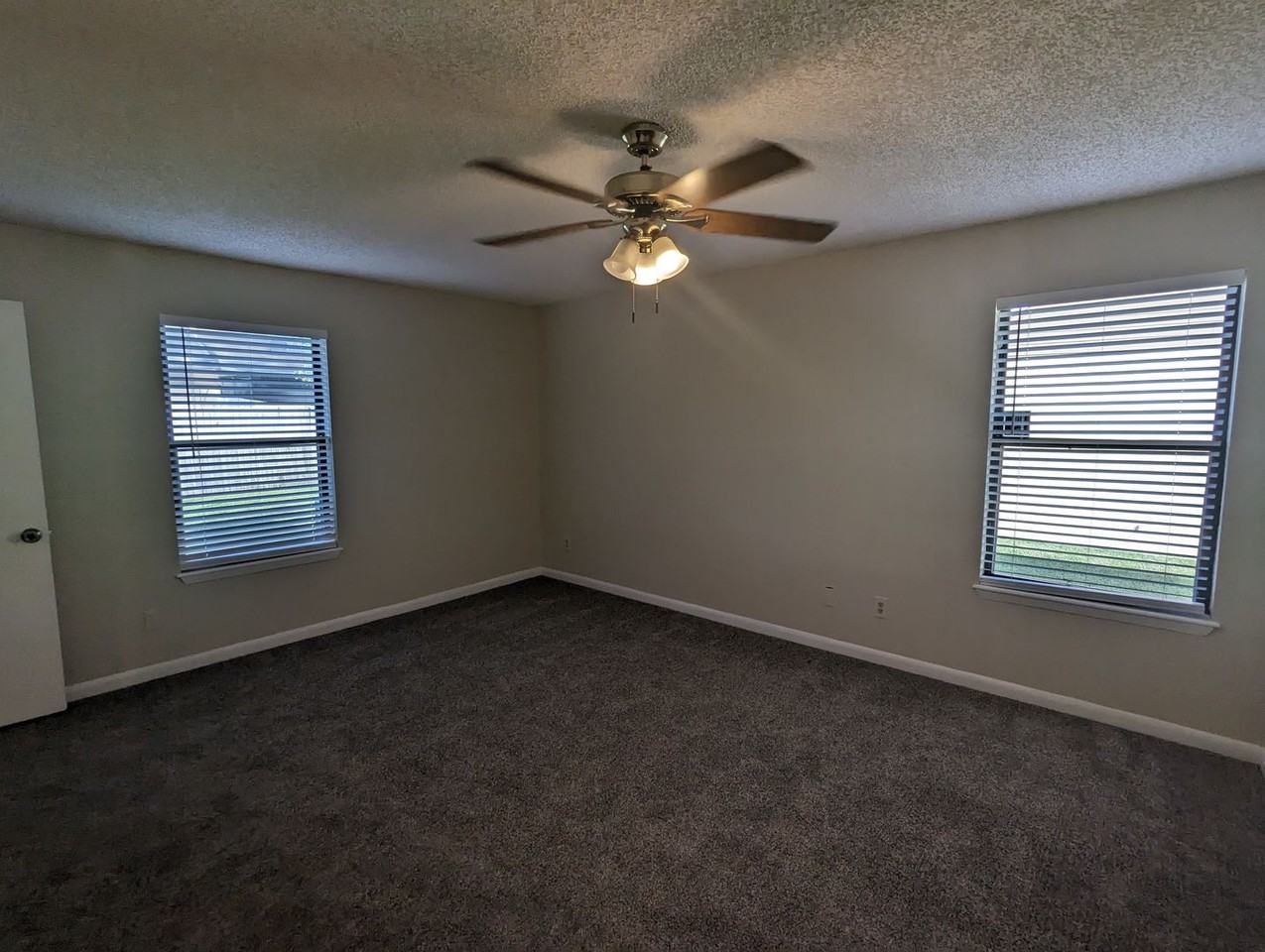 5563 Greatpine Ln S - Photo 4 of 5