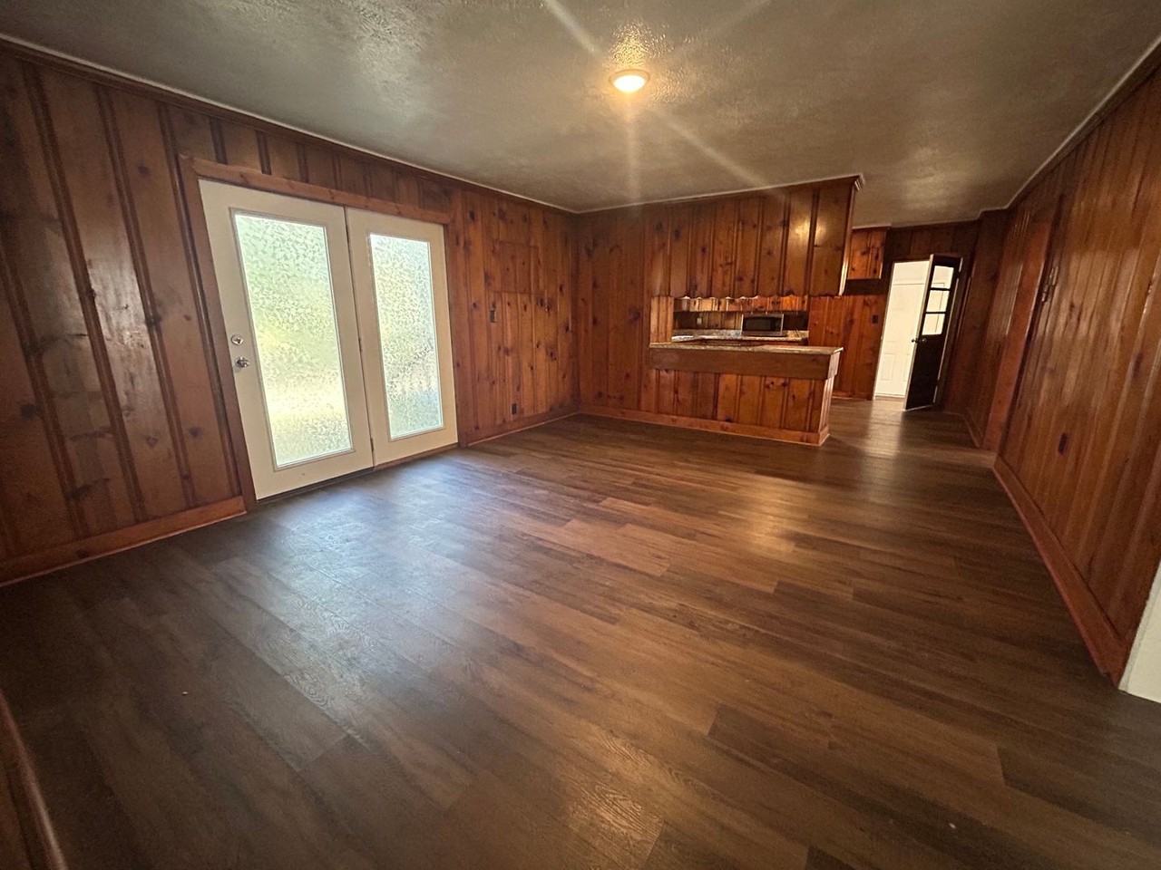 426 N Monroe Ave - Photo 4 of 11
