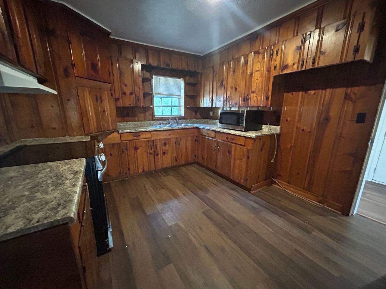 426 N Monroe Ave - Photo 7 of 11