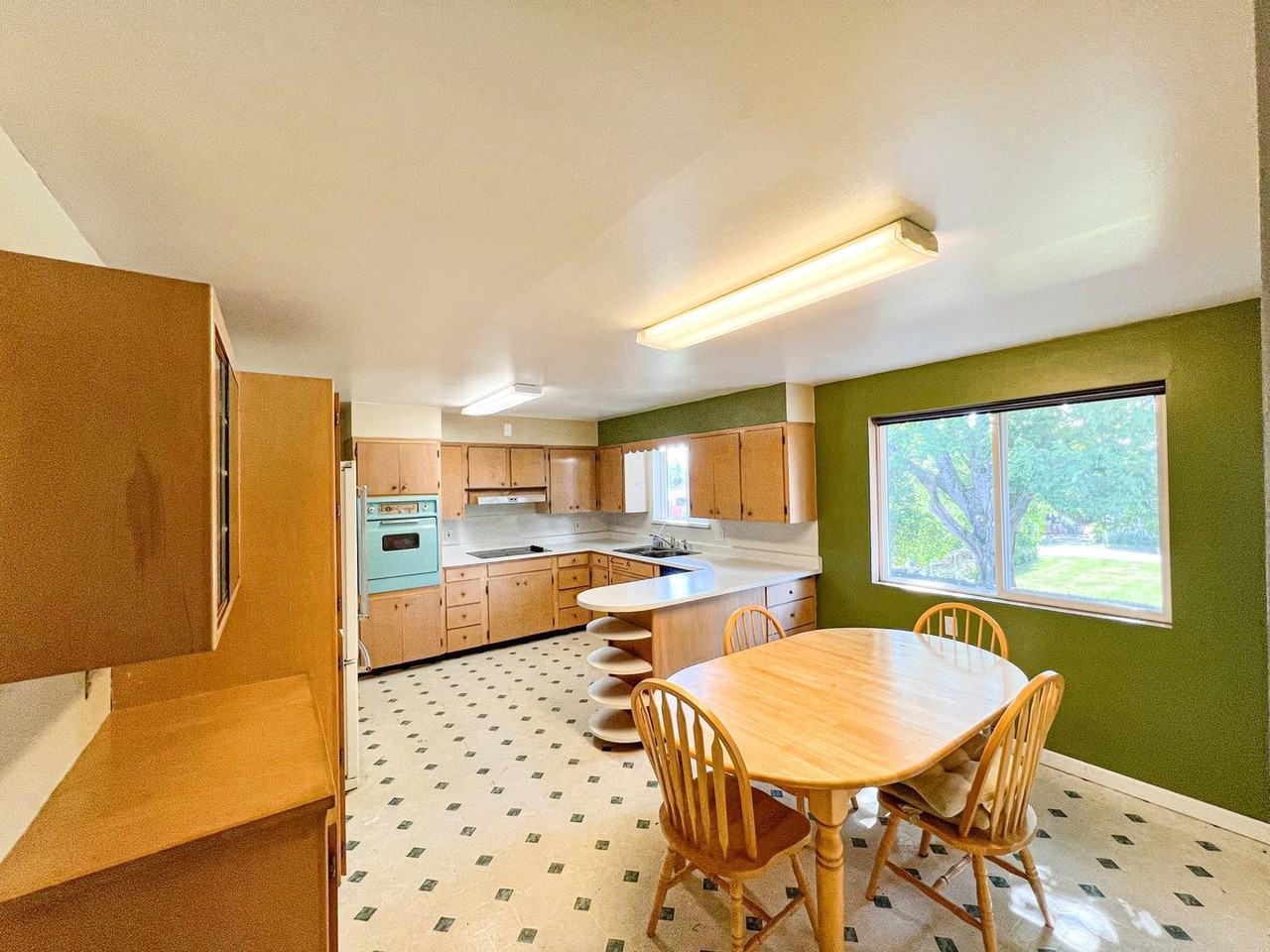 6528 S Park Ave - Photo 4 of 23