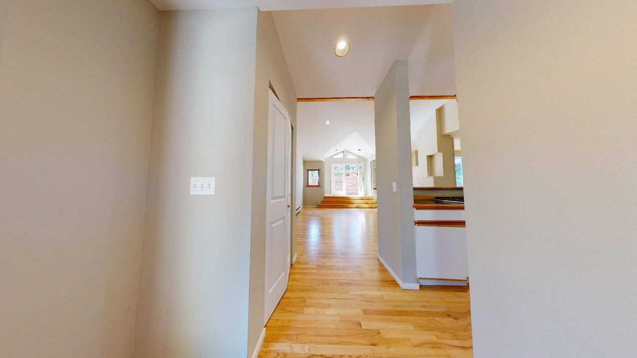 1810 Oak Ave - Photo 2 of 41