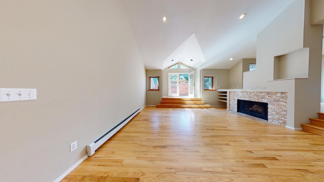 1810 Oak Ave - Photo 3 of 41