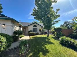 featured image of 2814 Foxglove Ln