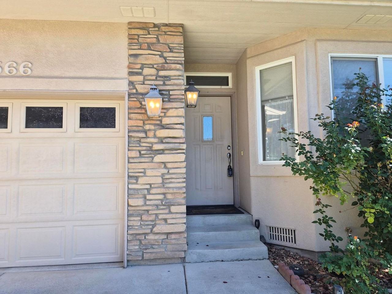 566 Garden Grove Ct - Photo 2 of 18