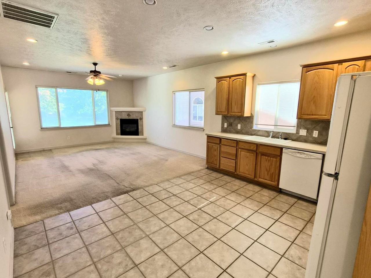566 Garden Grove Ct - Photo 6 of 18