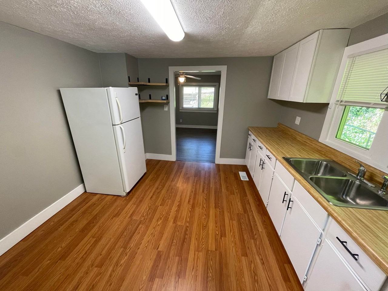 413 Higgins Ave - Photo 5 of 14