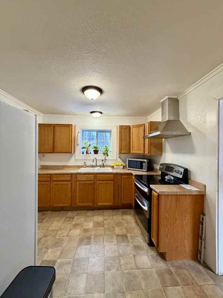 2760 King Arthur Way - Photo 4 of 26