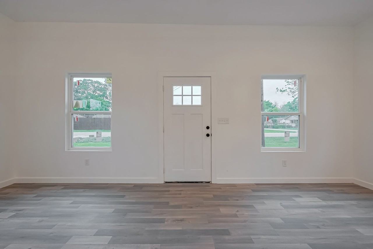 9003 Hilda St - Photo 2 of 17