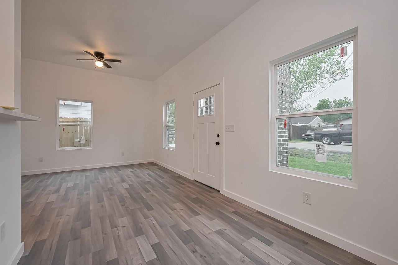 9003 Hilda St - Photo 6 of 17