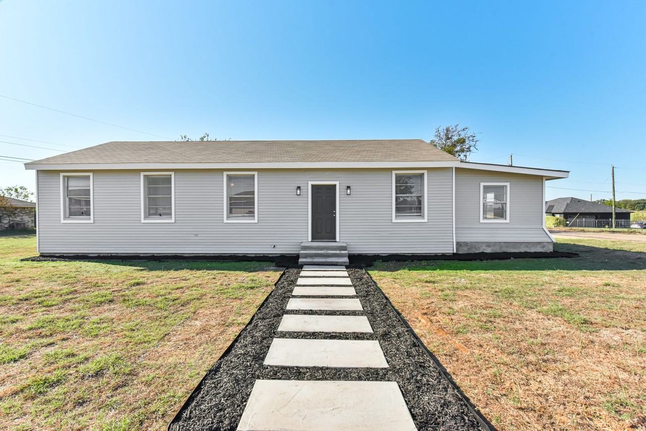 11055 Brewer Rd - Photo 2 of 35
