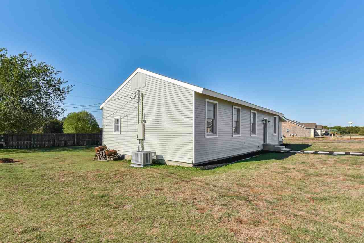 11055 Brewer Rd - Photo 5 of 35