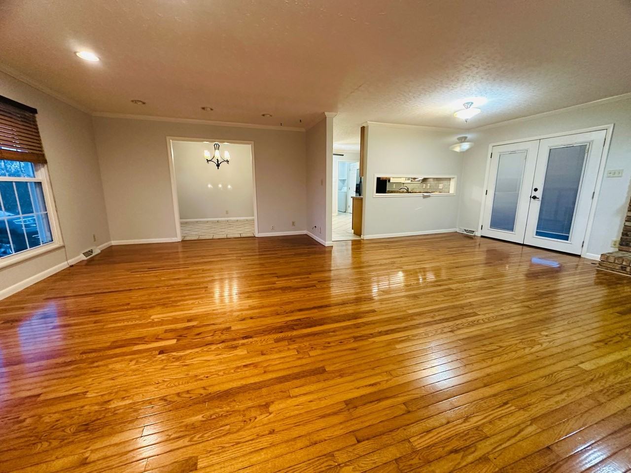 10837 Dineen Dr - Photo 4 of 25