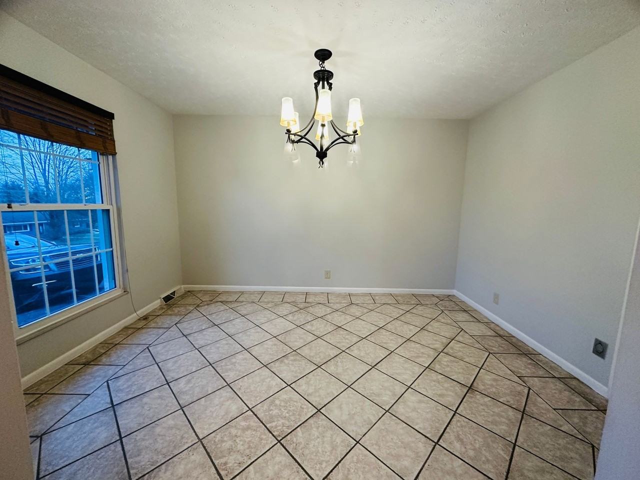 10837 Dineen Dr - Photo 6 of 25