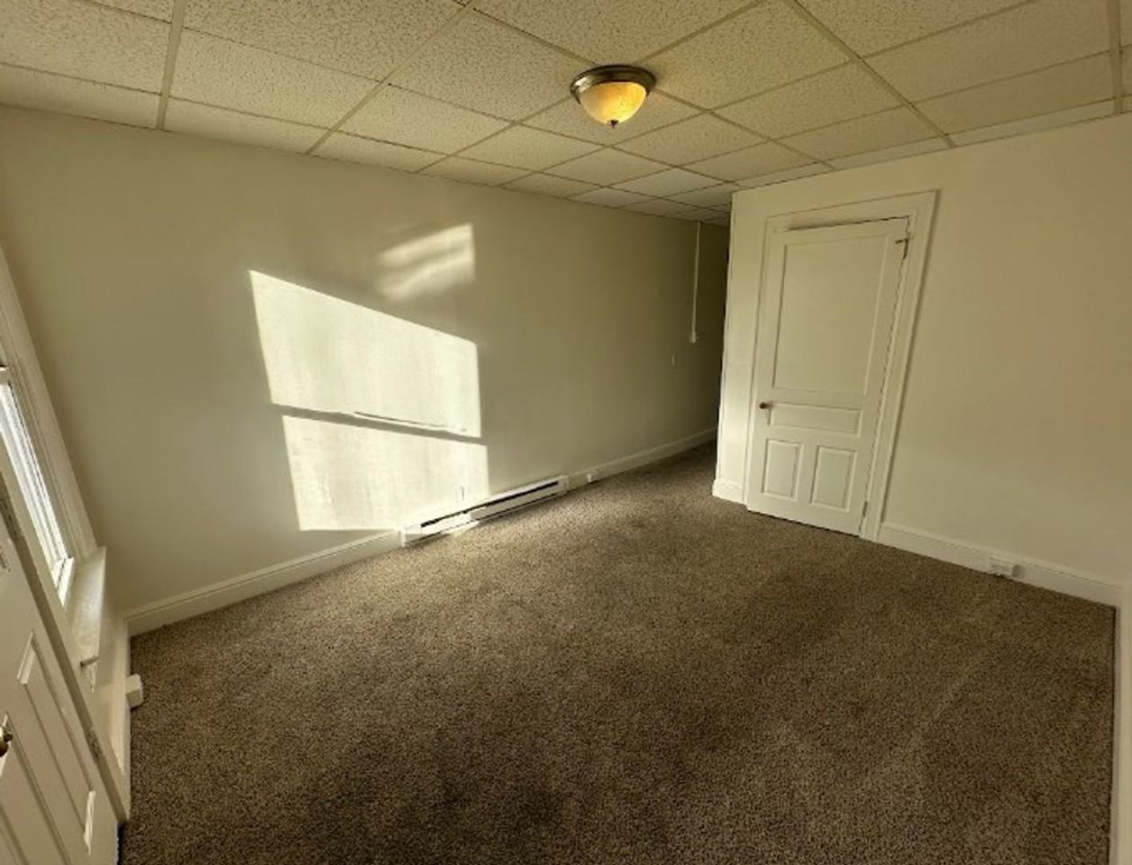 1050 N George St - Photo 6 of 12