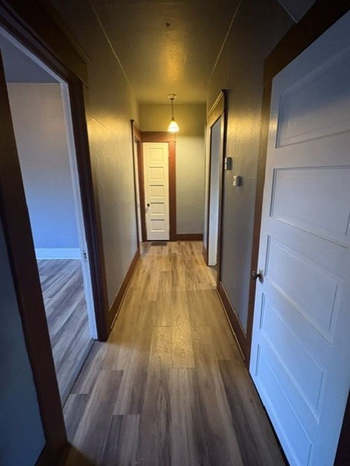 714 Montgomery St Se - Photo 6 of 19