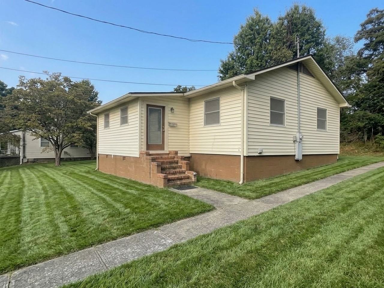 150 Outer Dr - Photo 3 of 6
