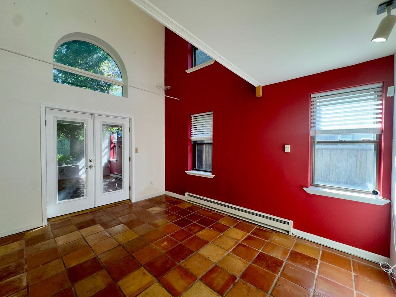 711 S Bond St - Photo 2 of 32