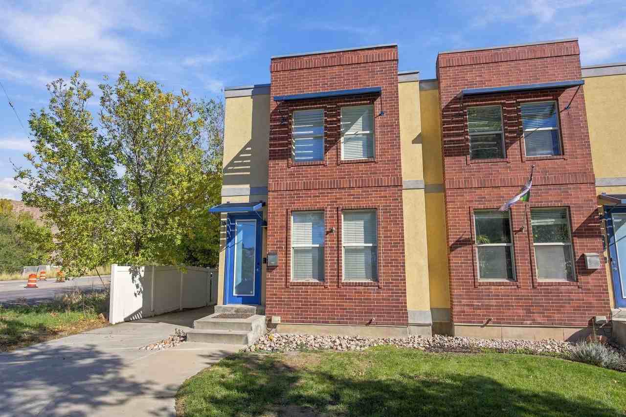 586 N 800 W - Photo 5 of 38