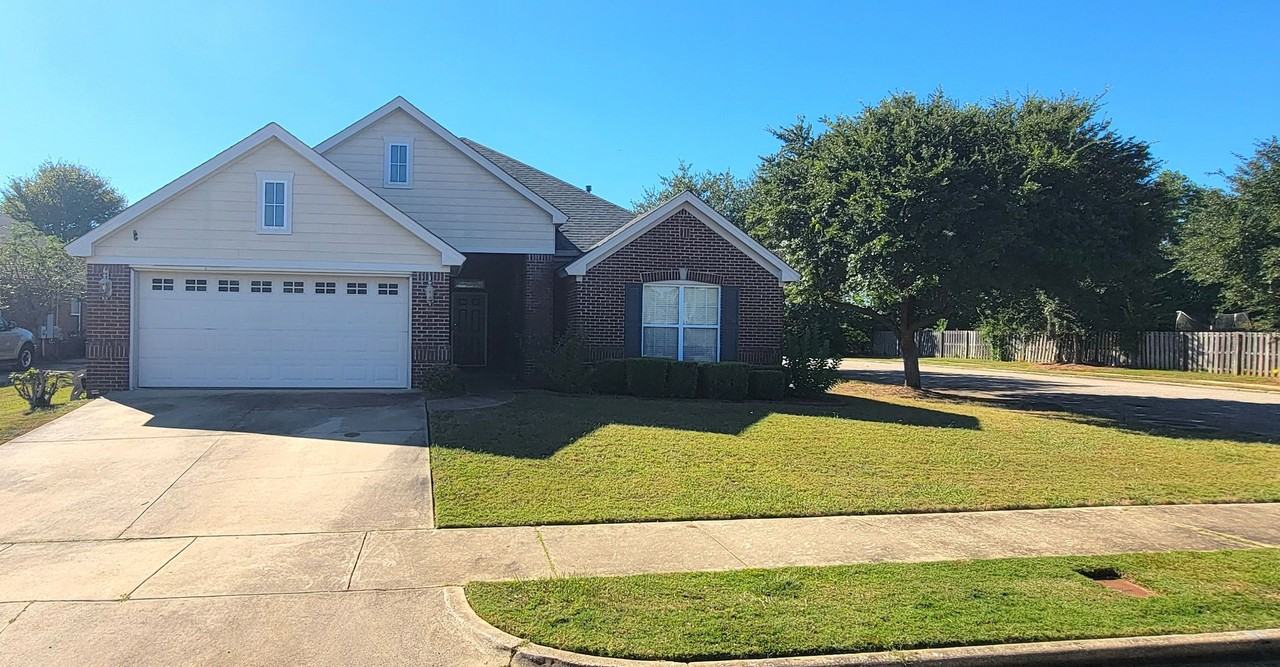 3500 Claiborne Cir - Photo 2 of 37