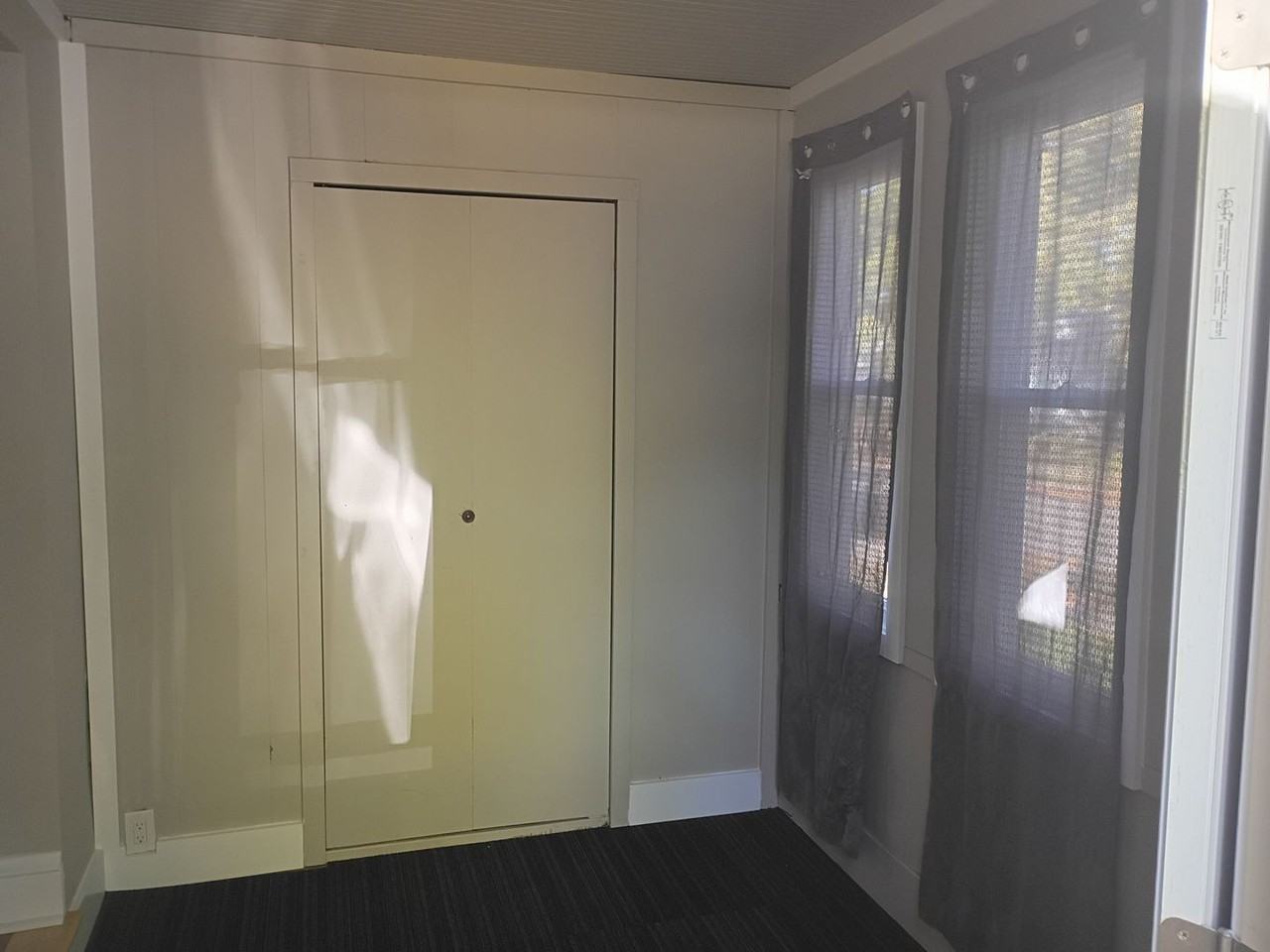 5005 N 56th St - Photo 2 of 11