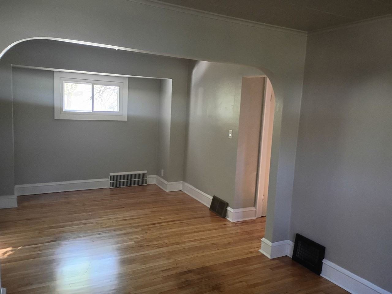 5005 N 56th St - Photo 3 of 11