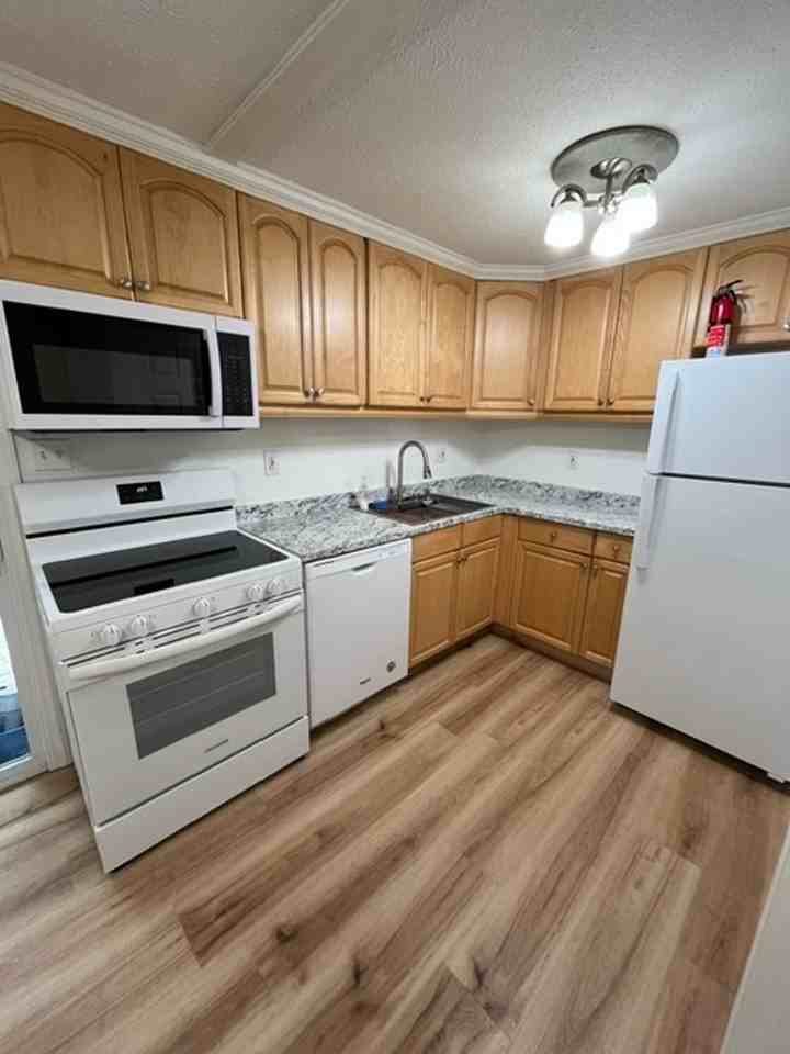 120 Thissell Ave - Photo 2 of 16