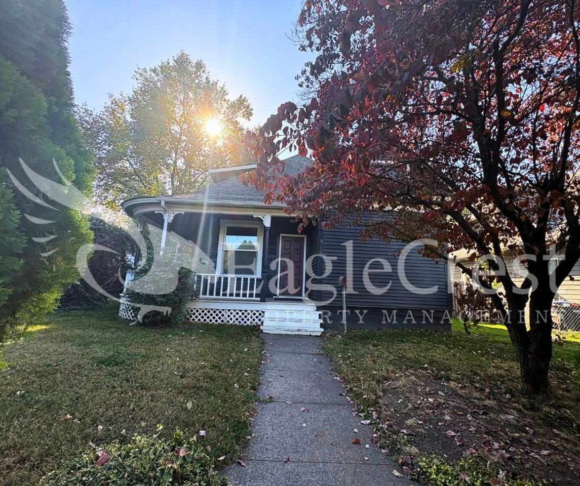 816 E Alder St - Photo 2 of 20