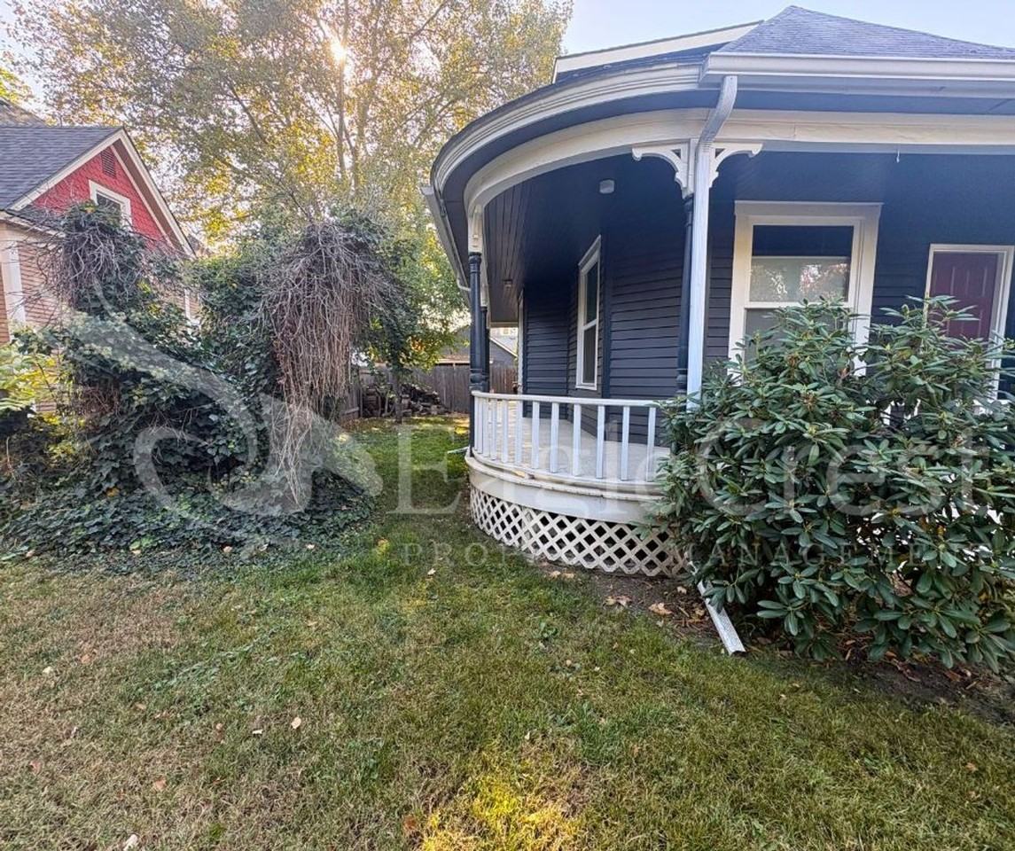 816 E Alder St - Photo 6 of 20